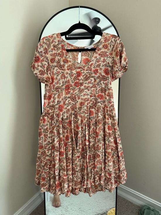 Patrons of Peace Dresses & Skirts - Patrons of Peace Floral Paisley Tiered Mini Dress - Cream & Coral